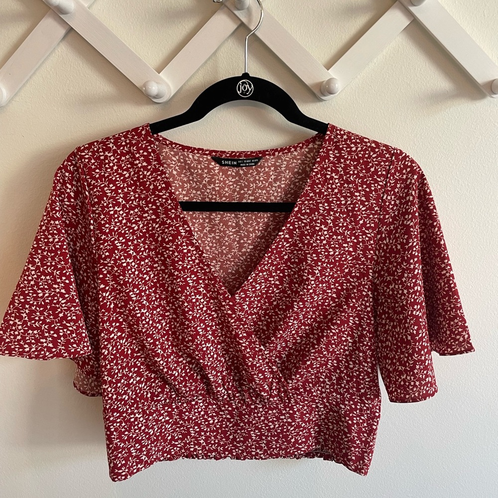 Red floral cropped blouse